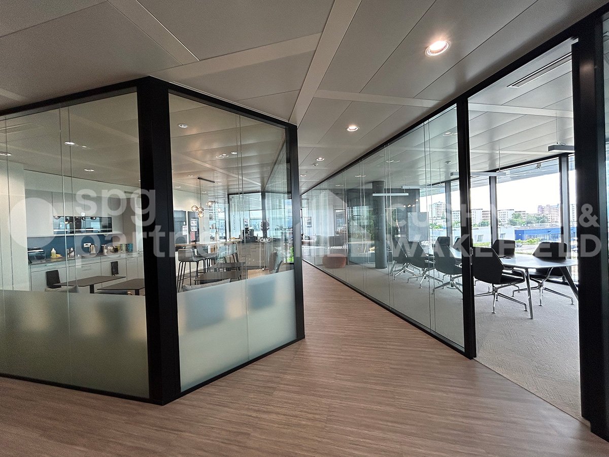 1000m² office