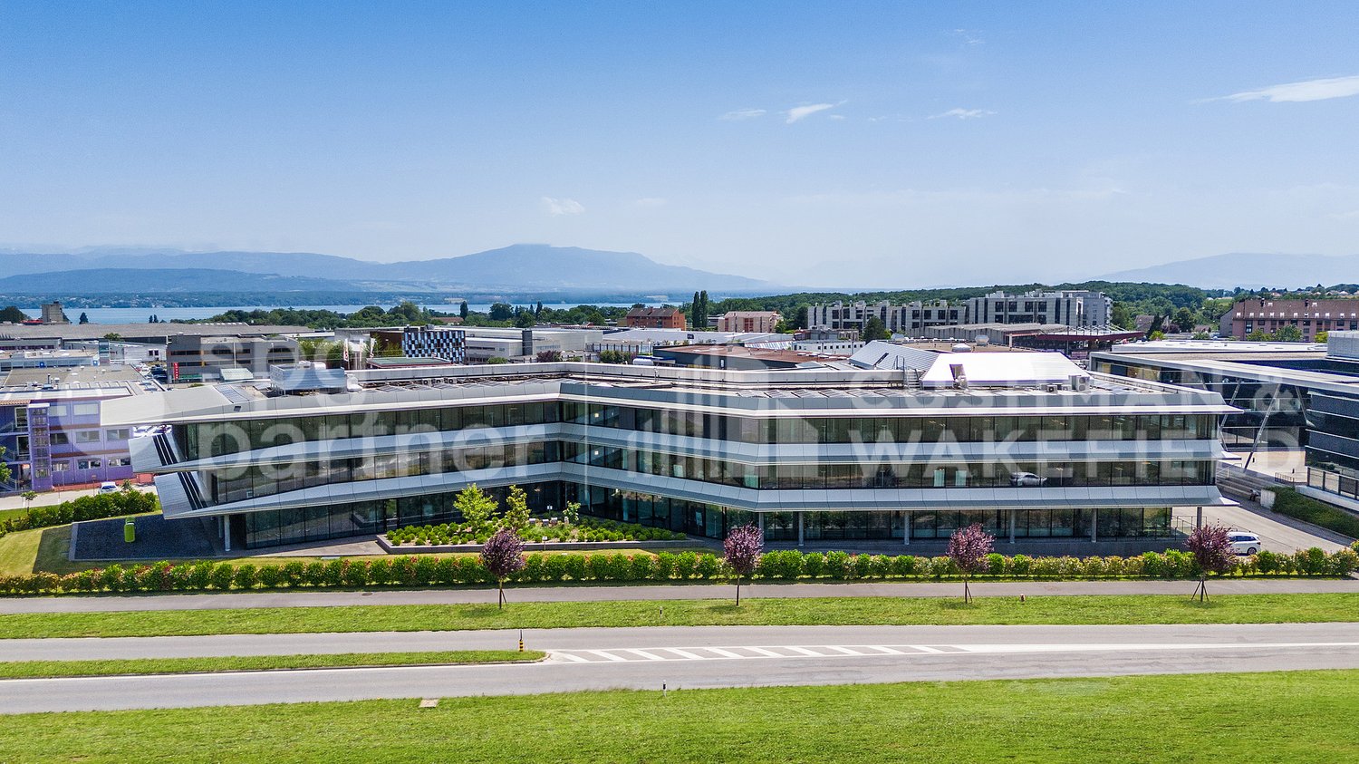 1000m² office