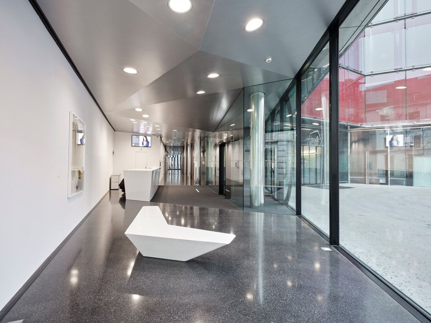 1280m² office, photo 2 sur 10
