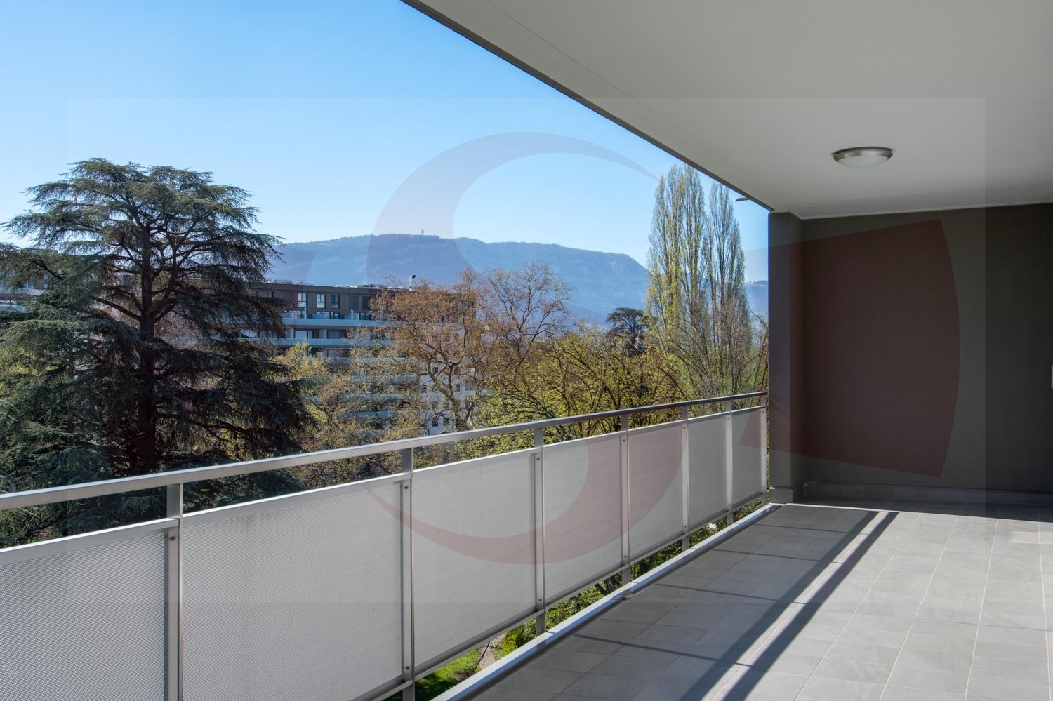 5 rooms furnished flat