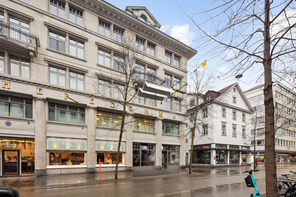 Magasin de 75m², photo 1 sur 10