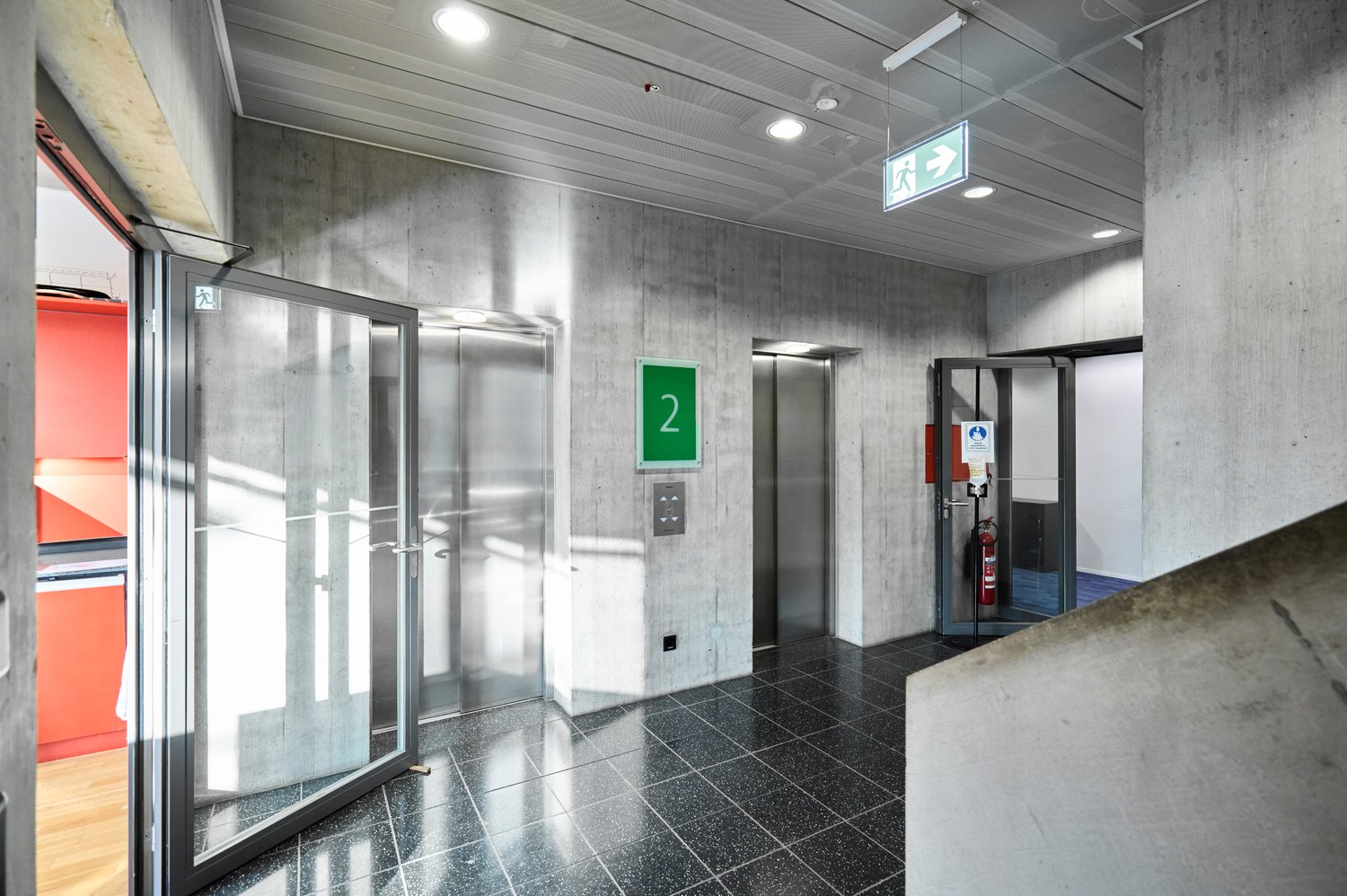 828m² bureau