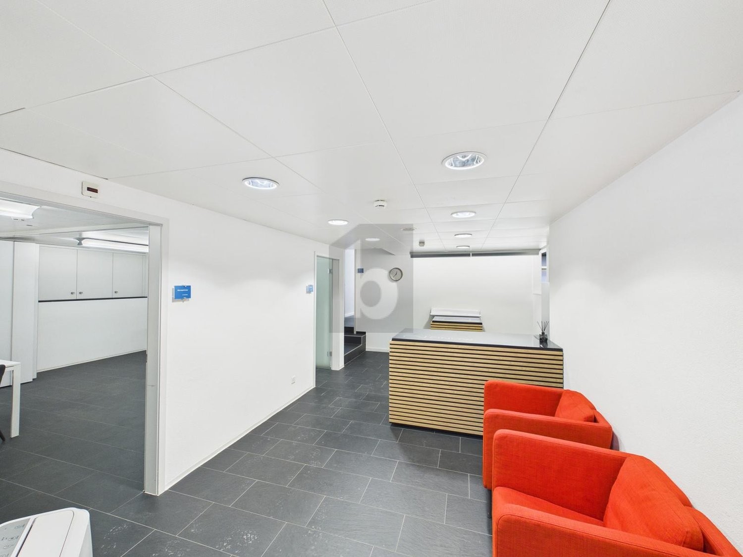 148m² office
