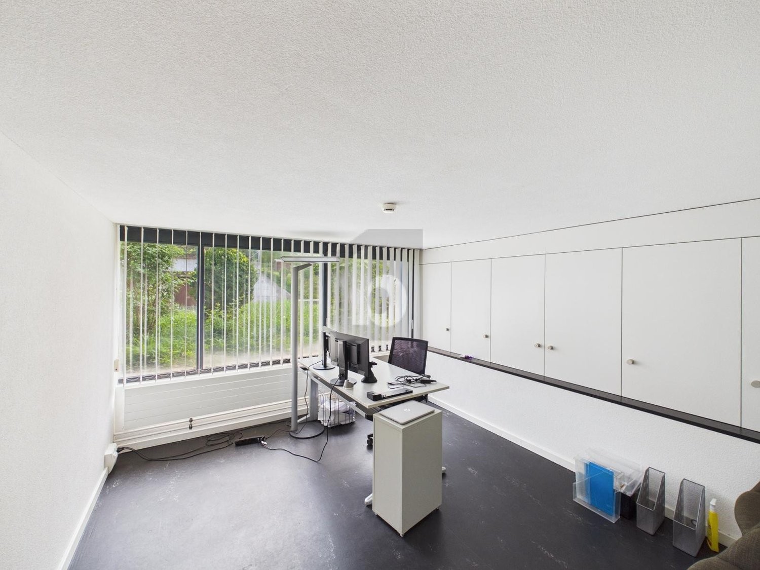 148m² office