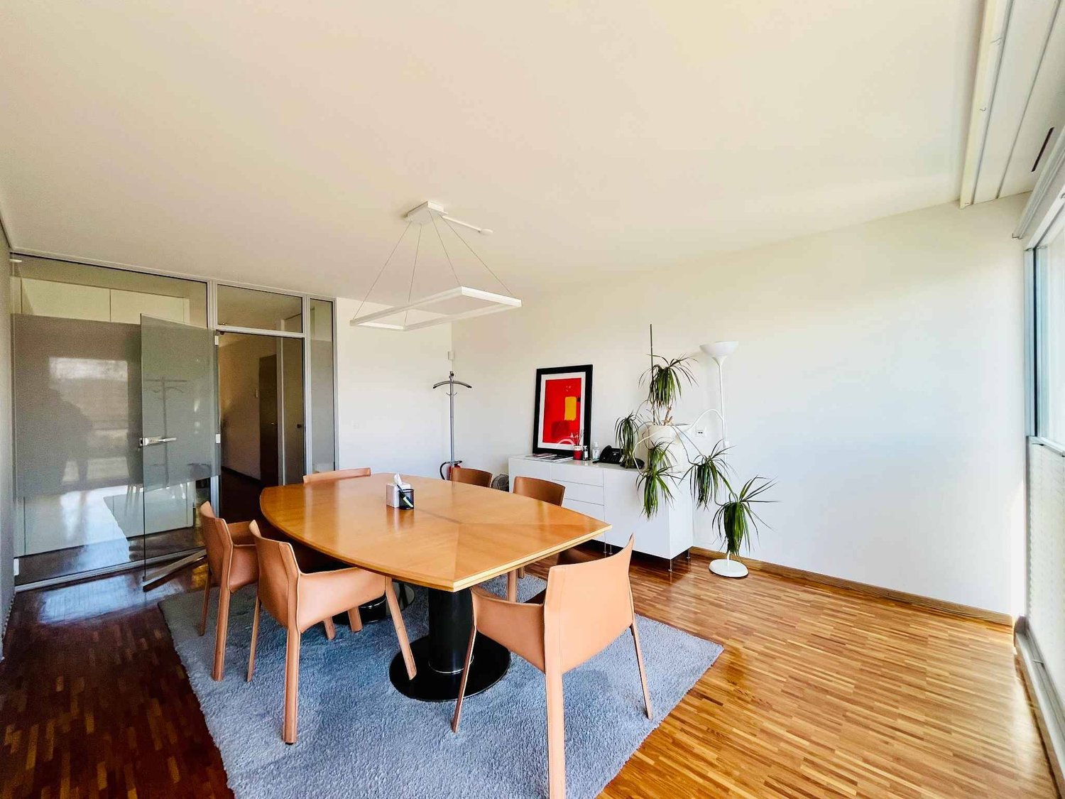 90m² office