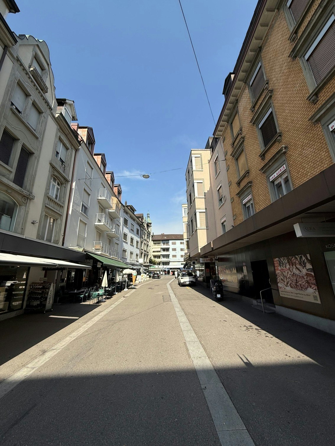 51m² shop