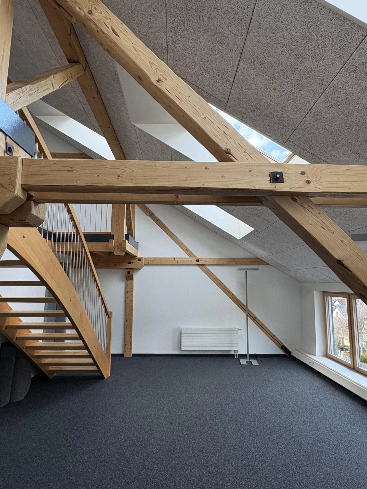 90m² office