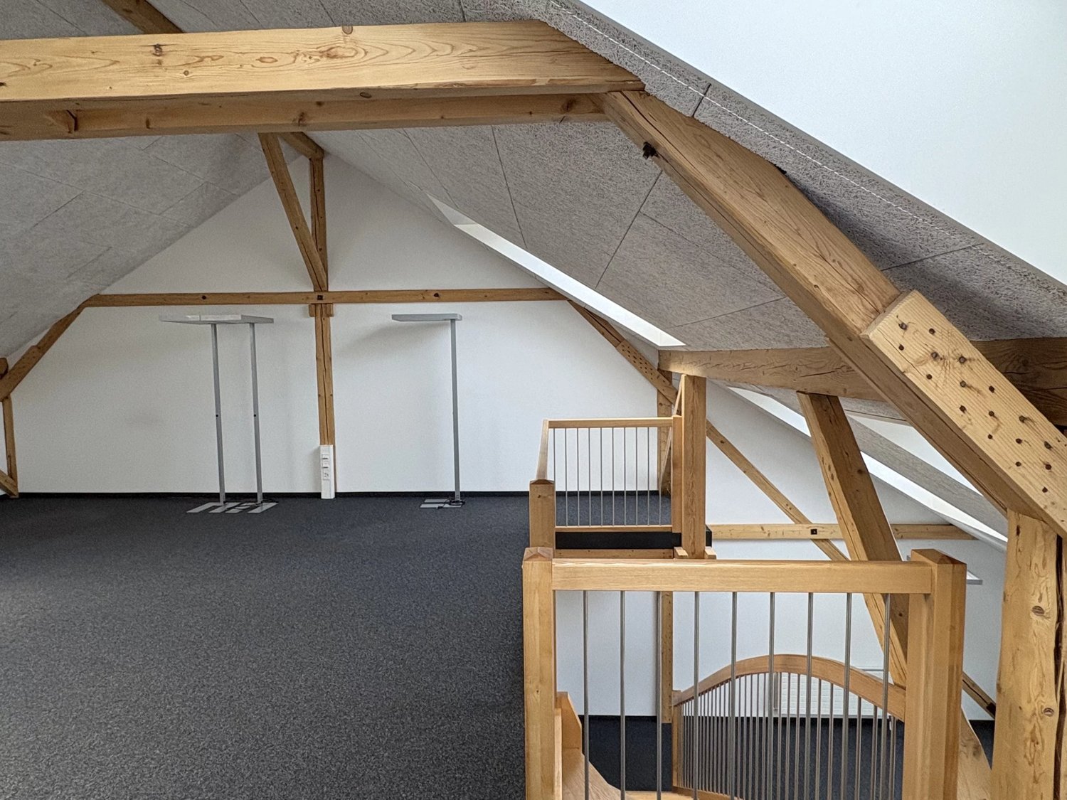 90m² office