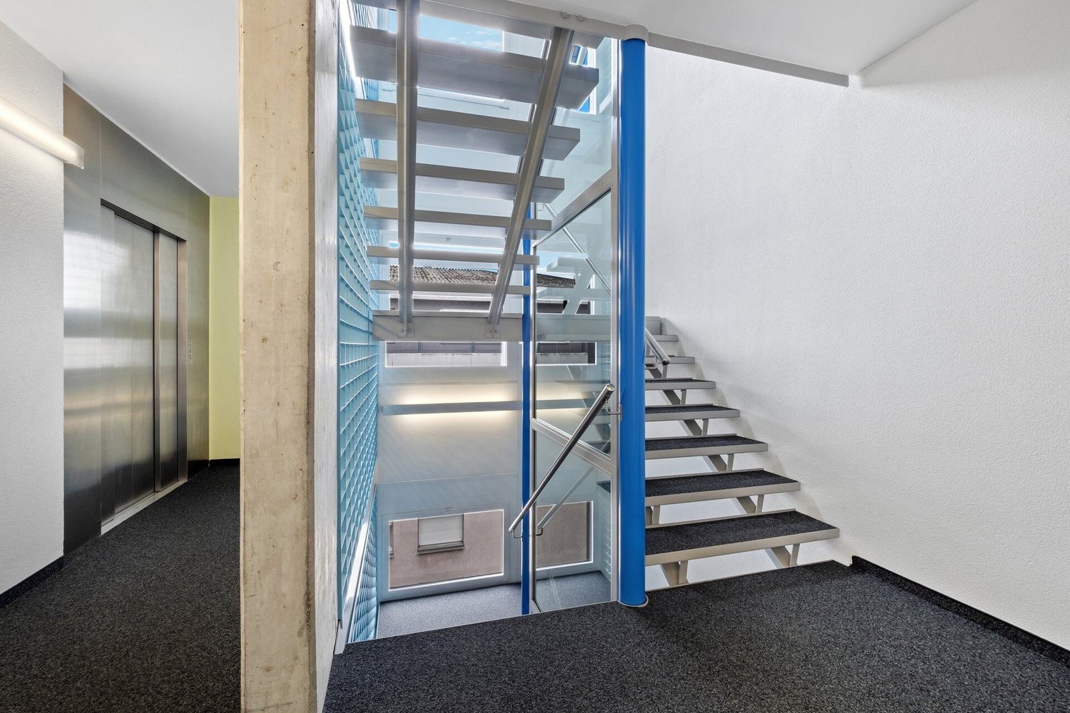 681m² de bureaux
