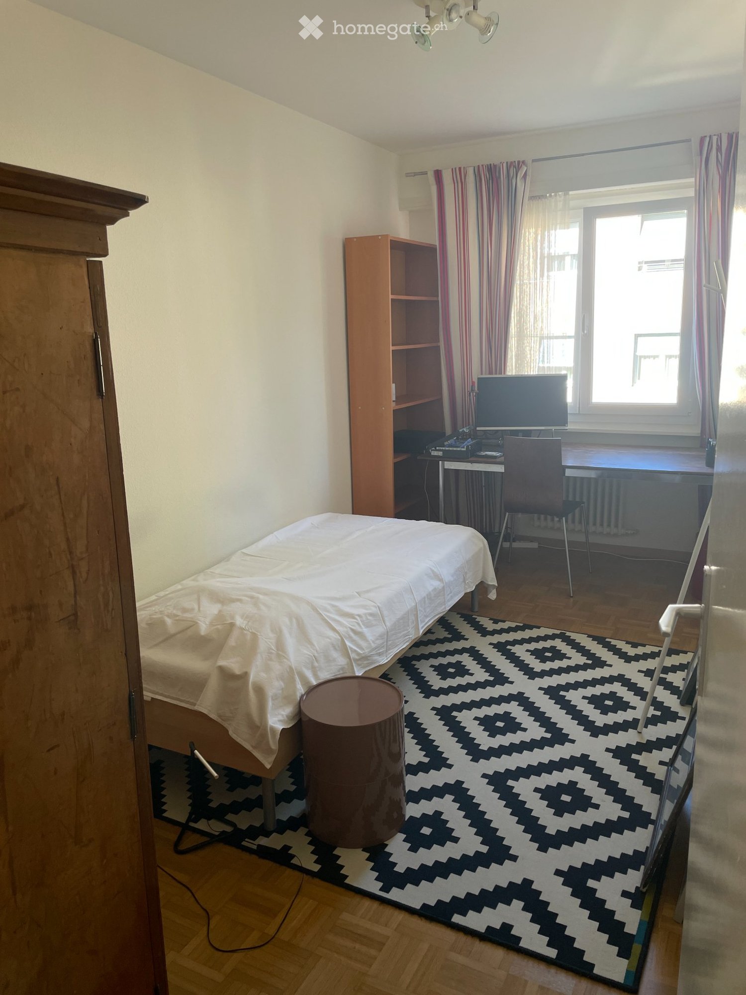 2 room single room, photo 2 sur 5