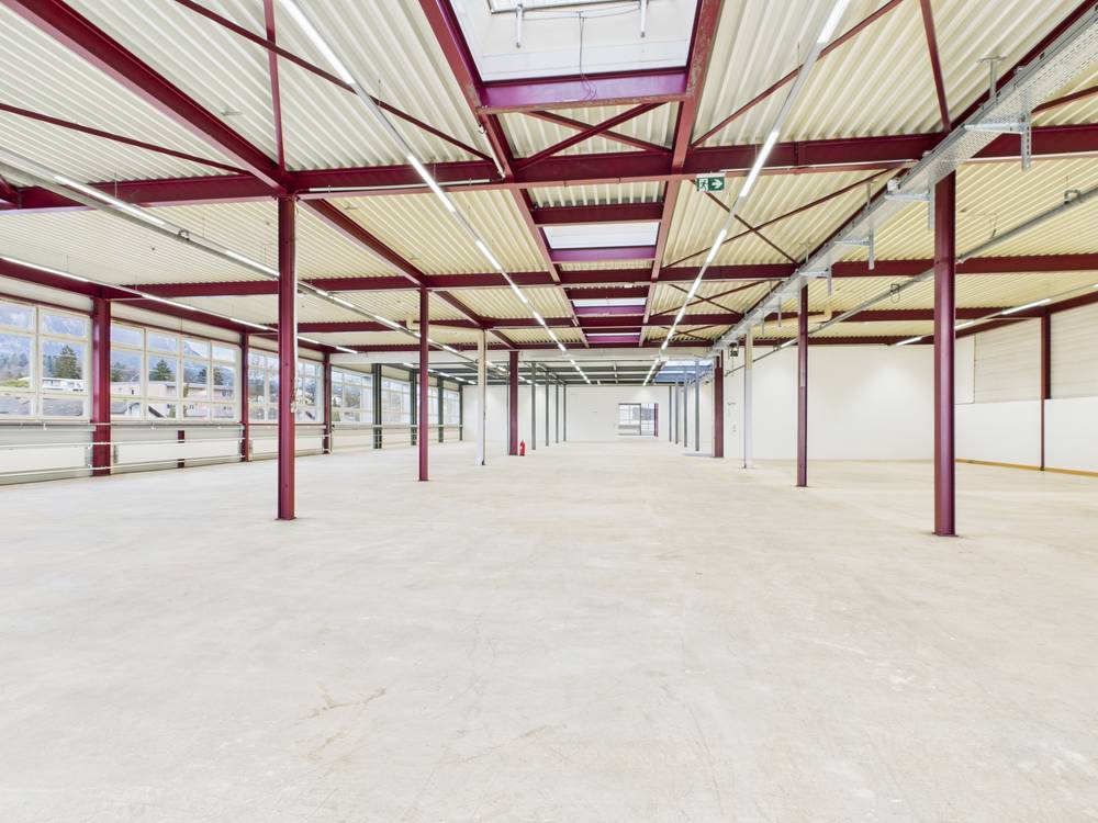 Objet industriel de 2167m², photo 2 sur 10