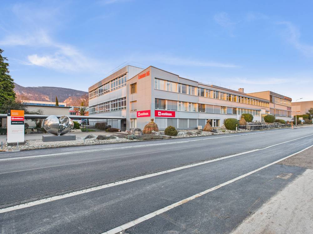 Objet industriel de 2167m², photo 1 sur 10