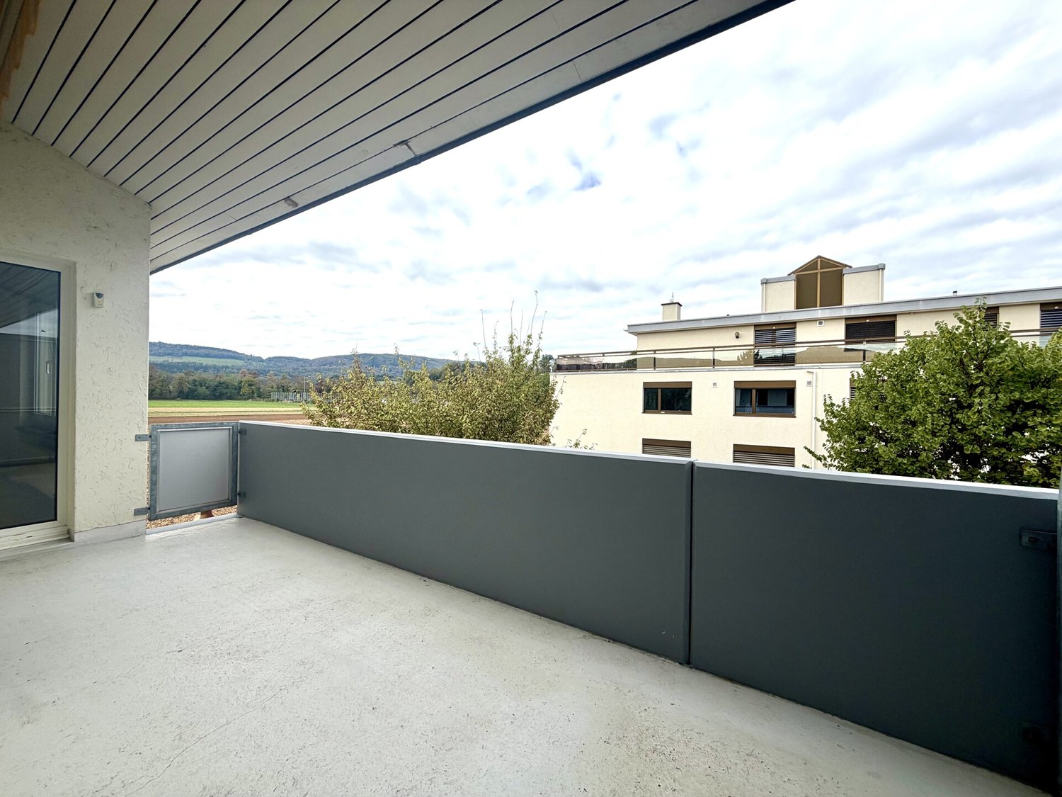 Appartement en attique de 2 ½ pièces, photo 1 sur 7