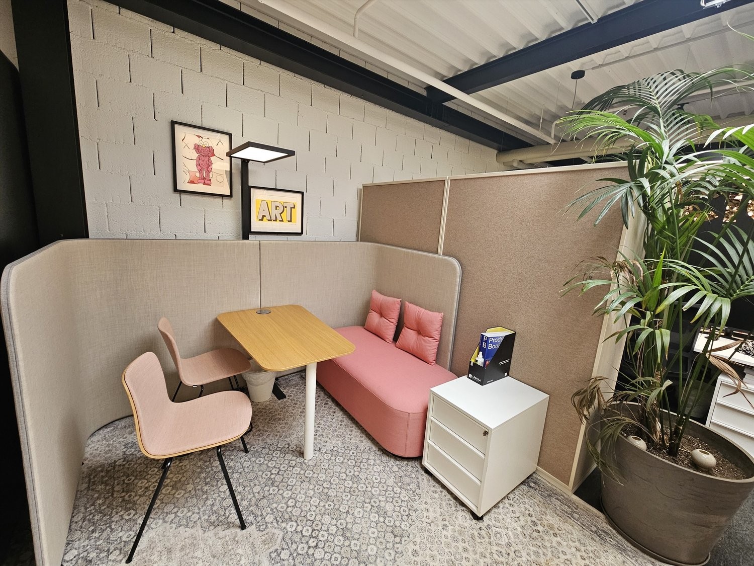 190m² office