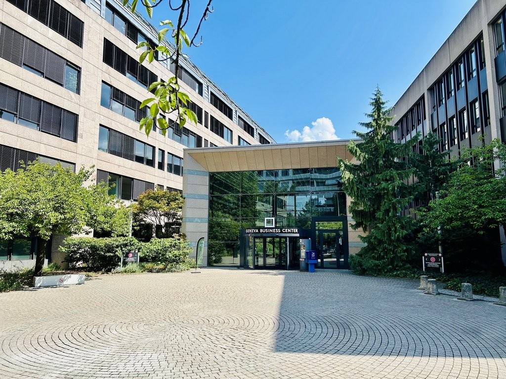 198m² office