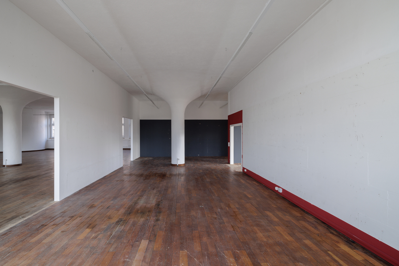 584m² commercial, photo 7 sur 10