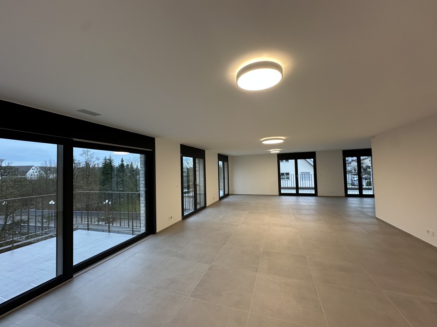 149m² commercial, photo 2 sur 7