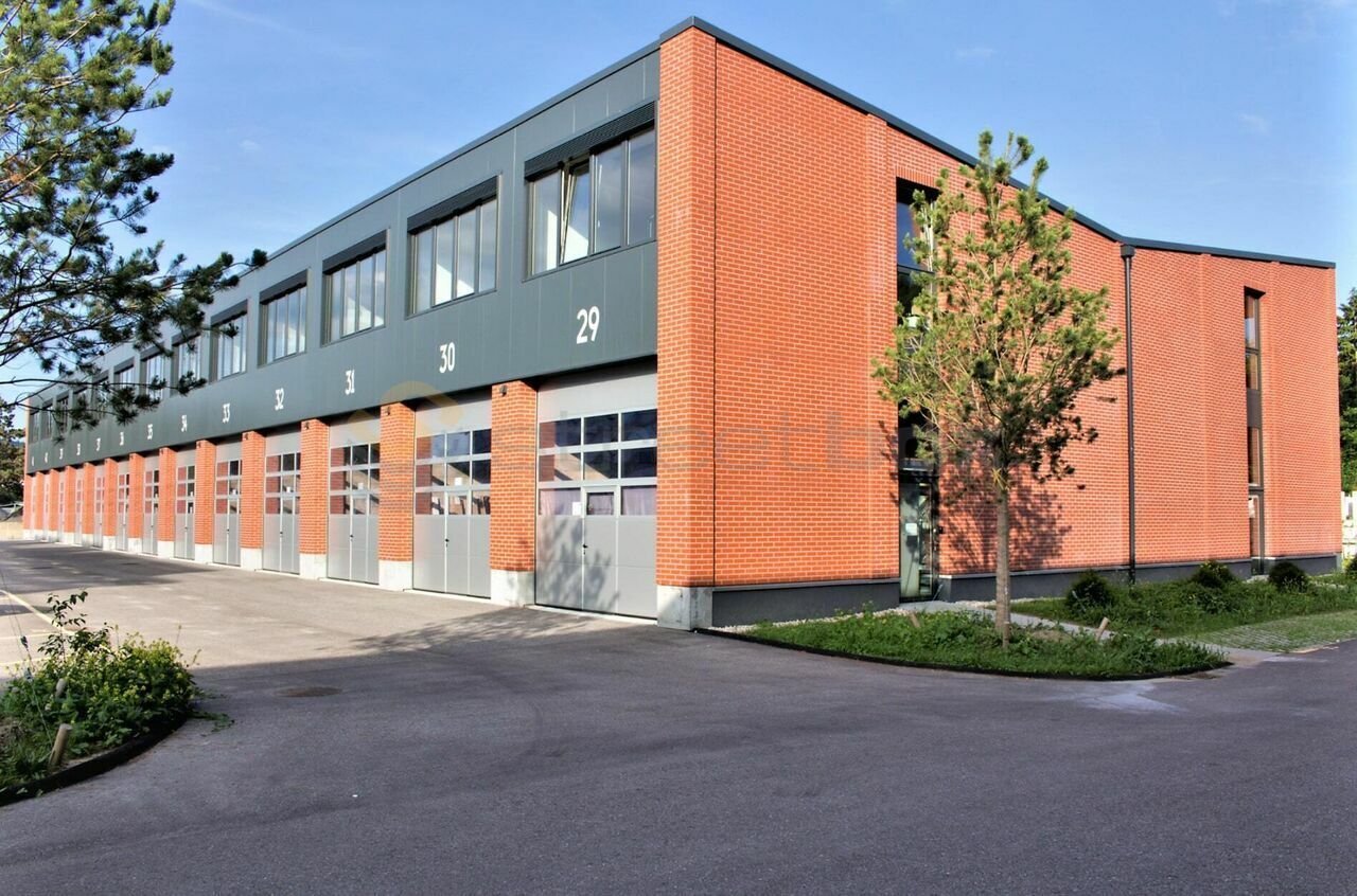50m² commercial
