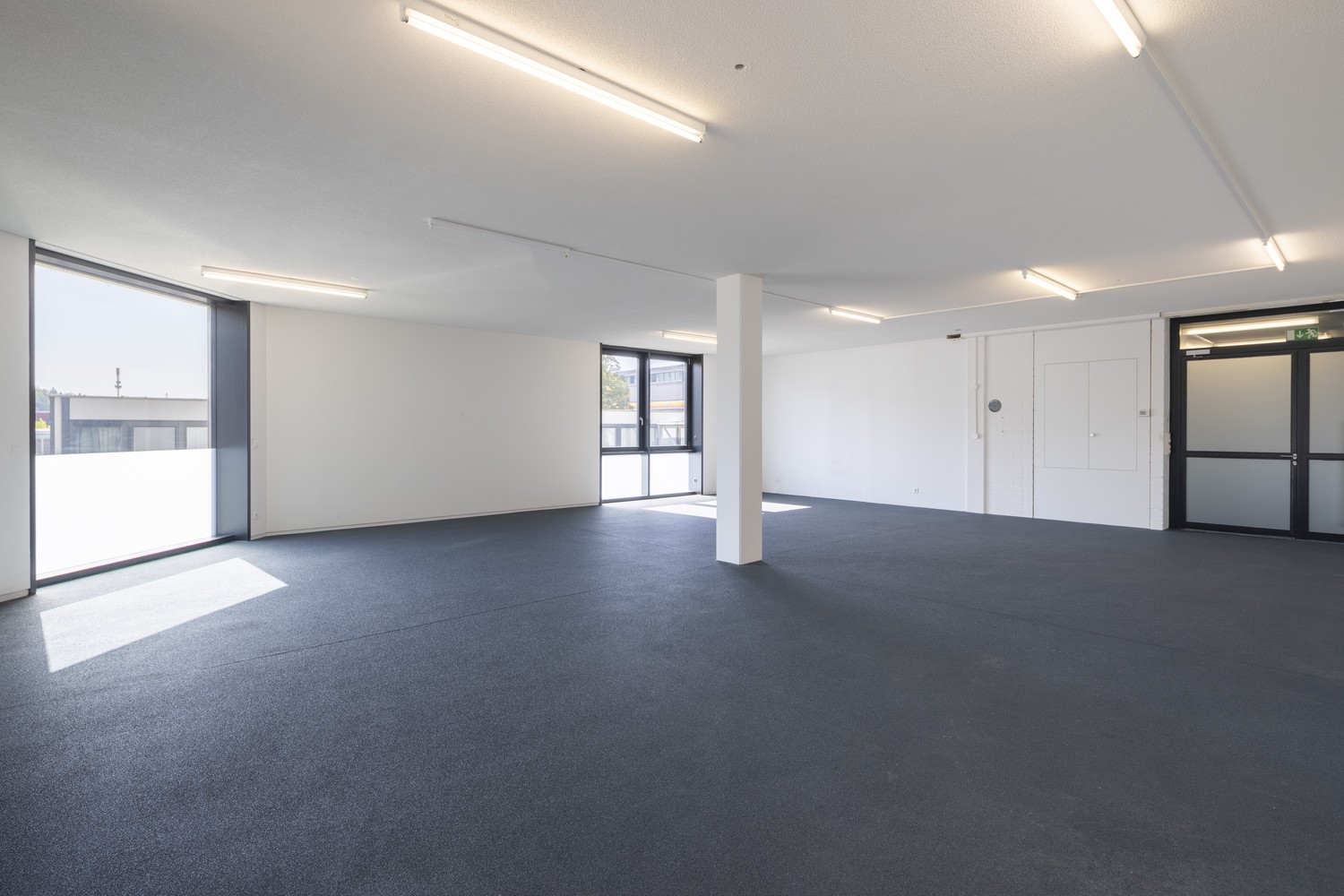 121m² bureau, photo 3 sur 9