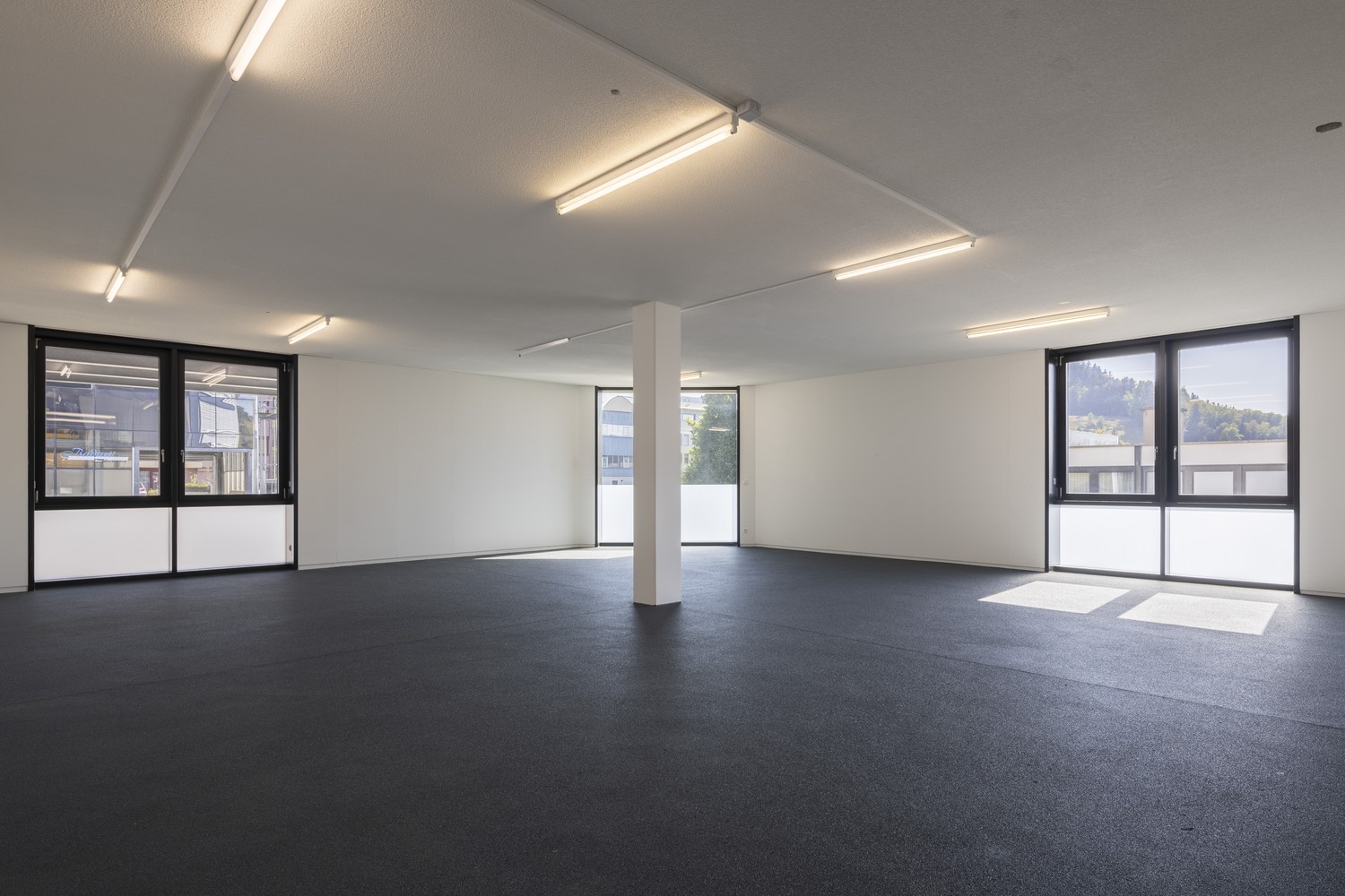 121m² bureau, photo 2 sur 9