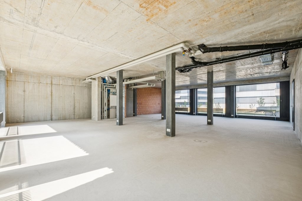 150m² commercial, photo 7 sur 8