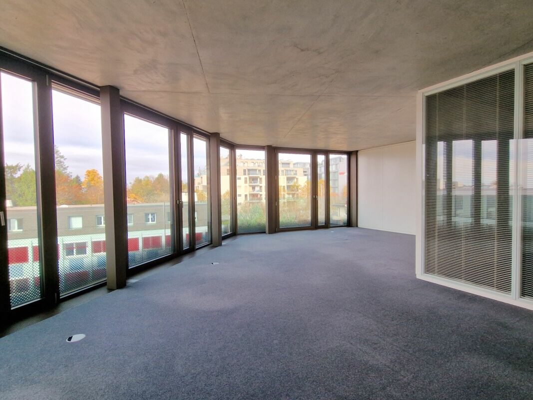 130m² office
