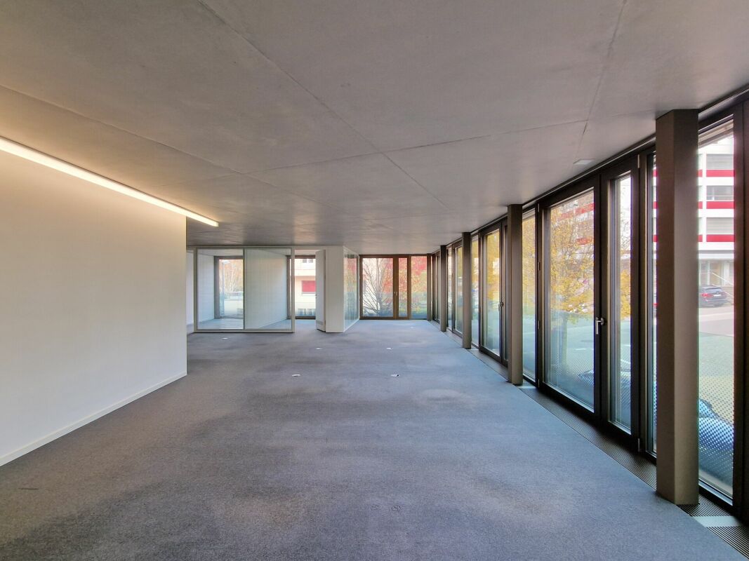 130m² office