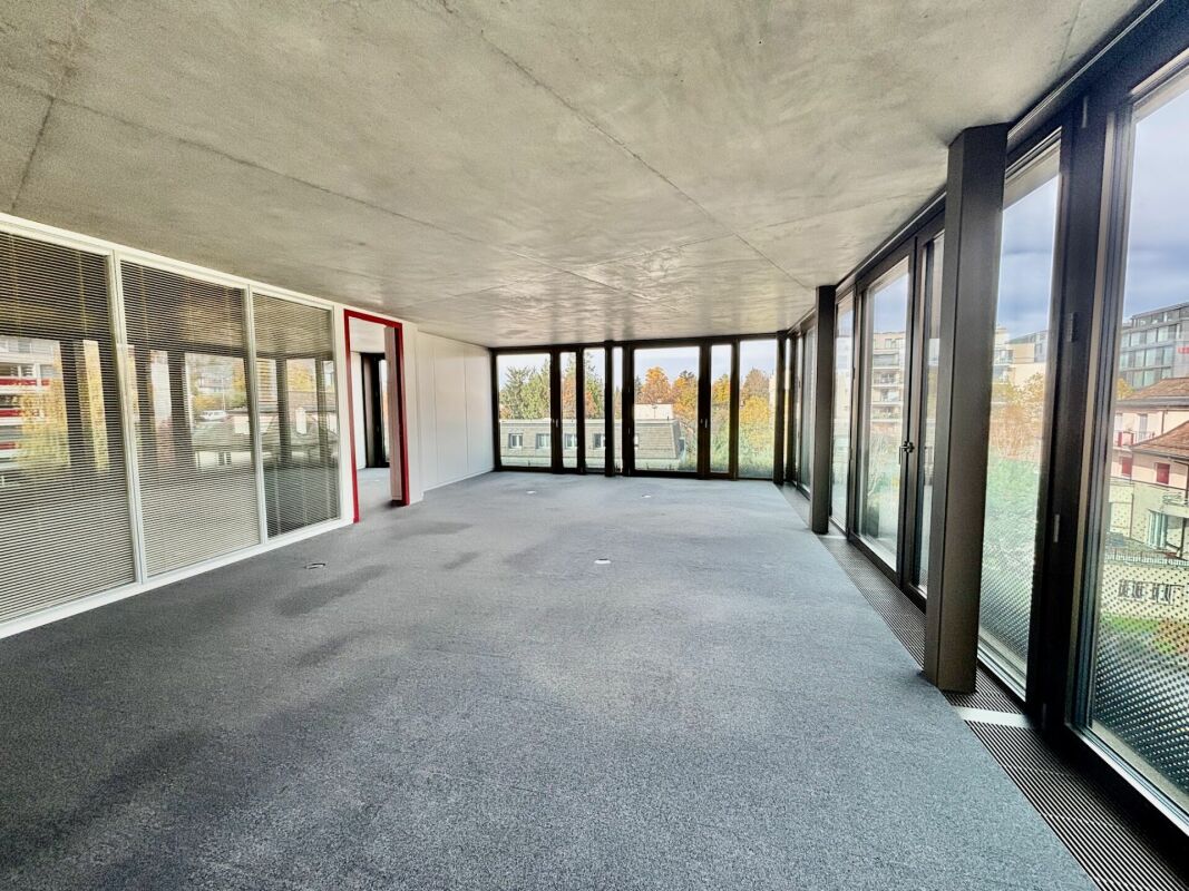130m² office