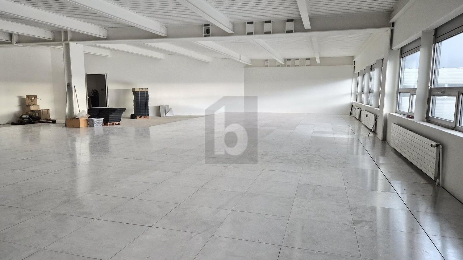246m² de bureau