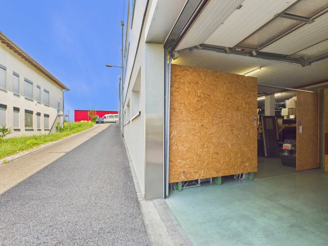 125m² commercial