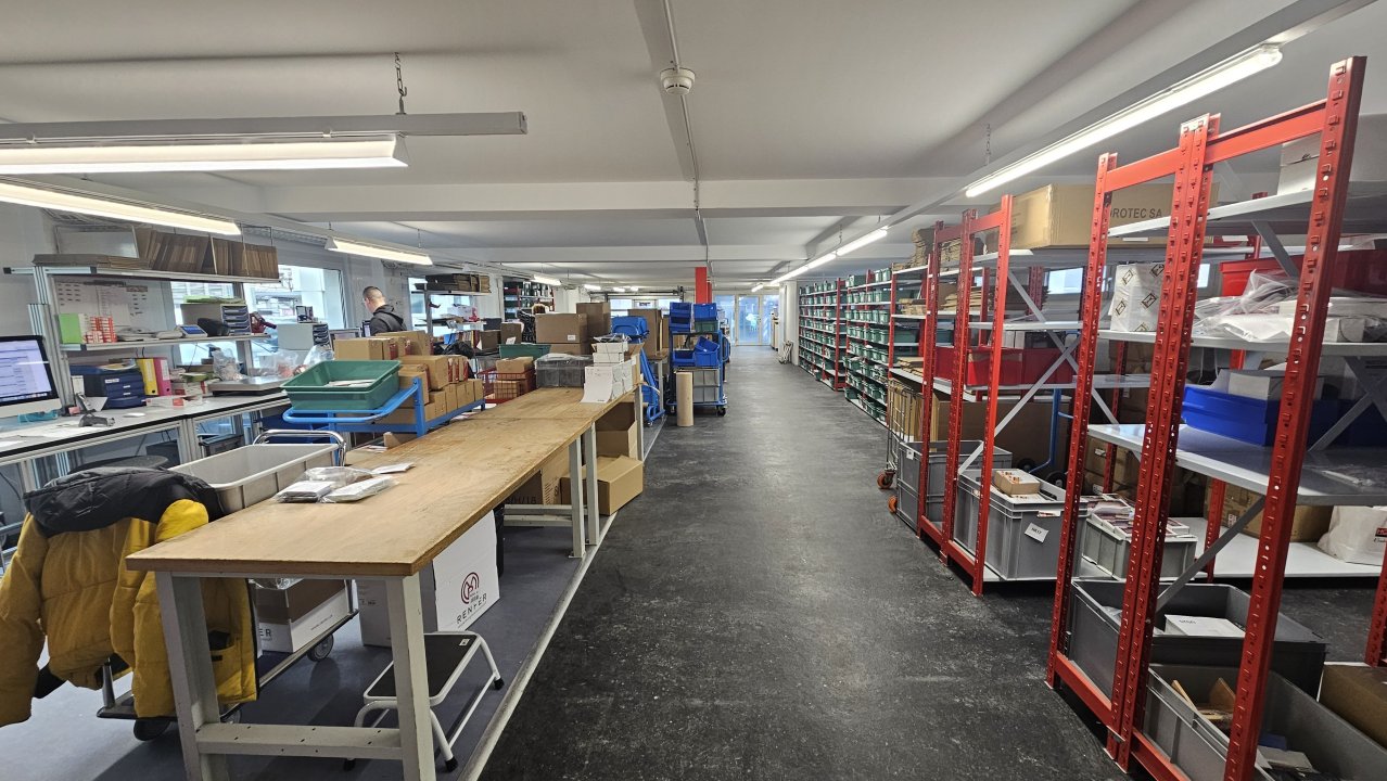 213m² storage room
