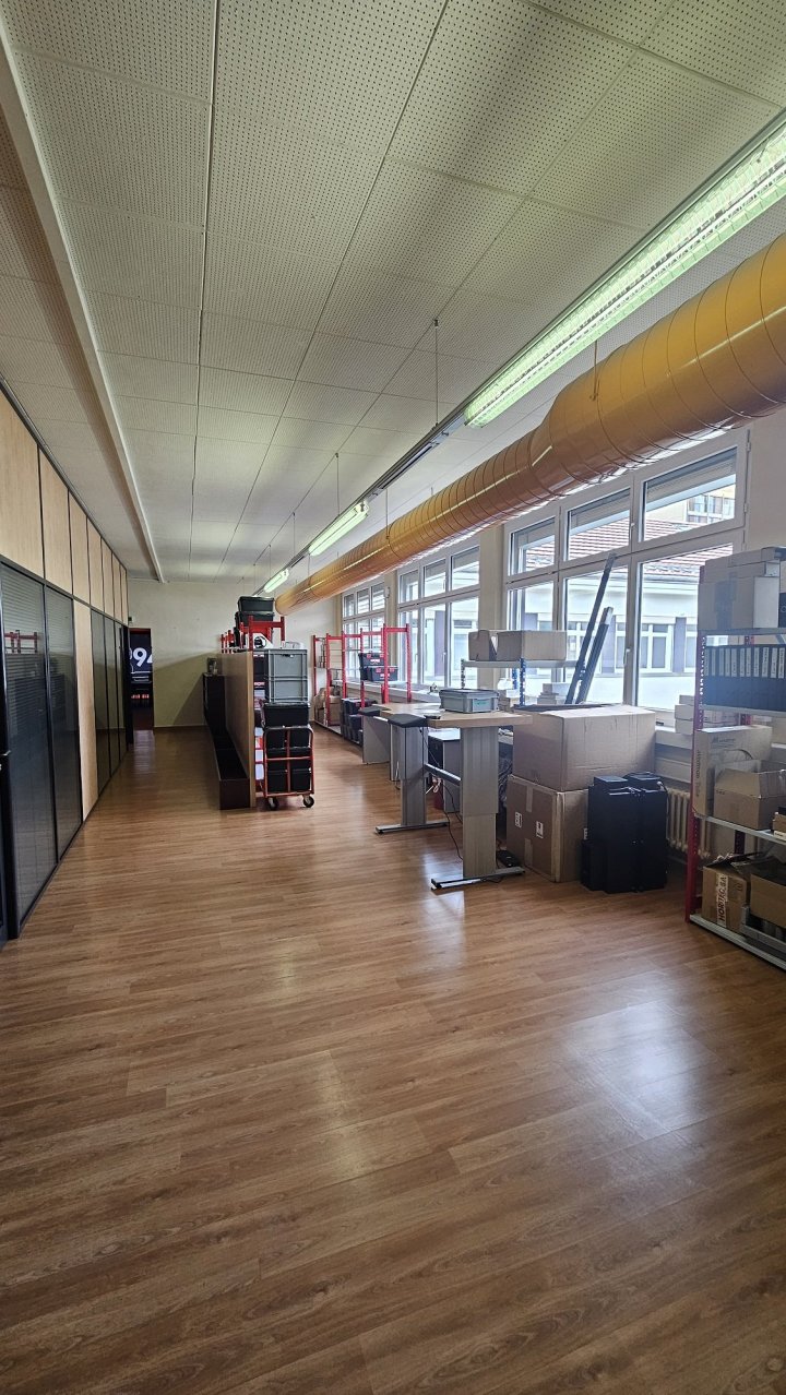 213m² storage room
