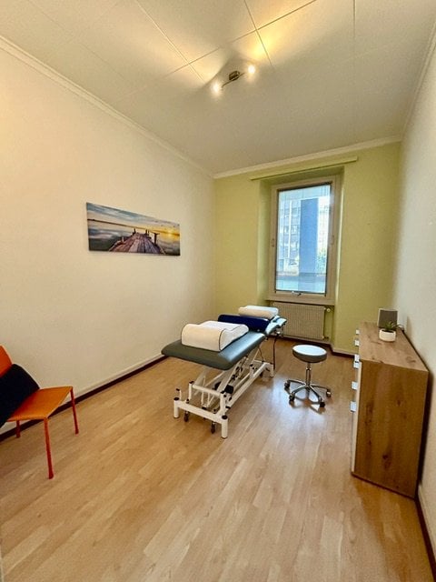 2 room single room, photo 2 sur 3