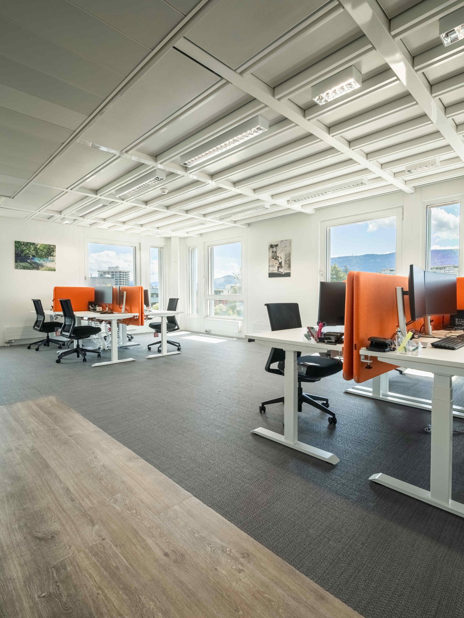 350m² office