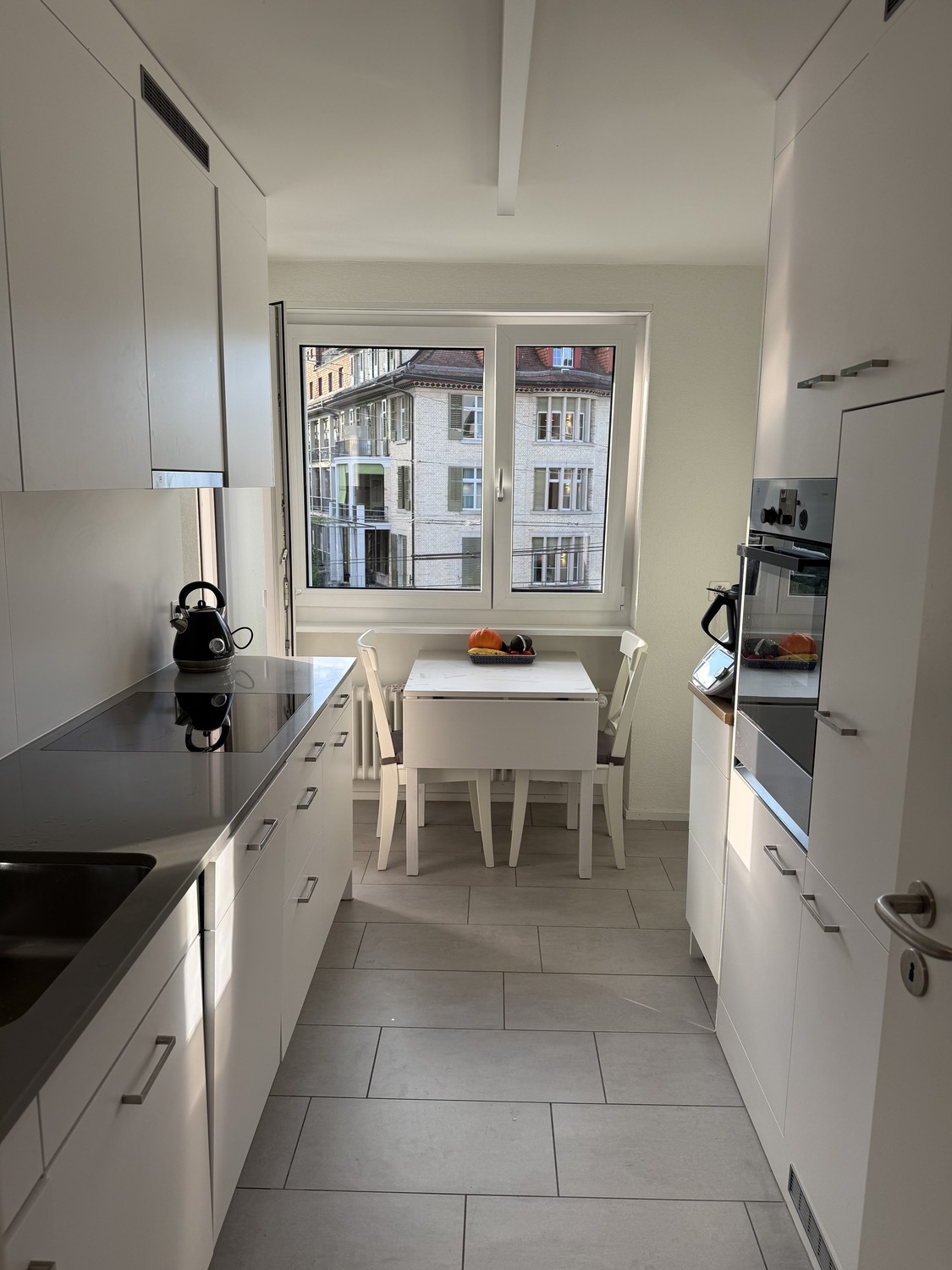 Lumineux appartement de 3.5 pièces avec deux balcons à Klusplatz (District 7)