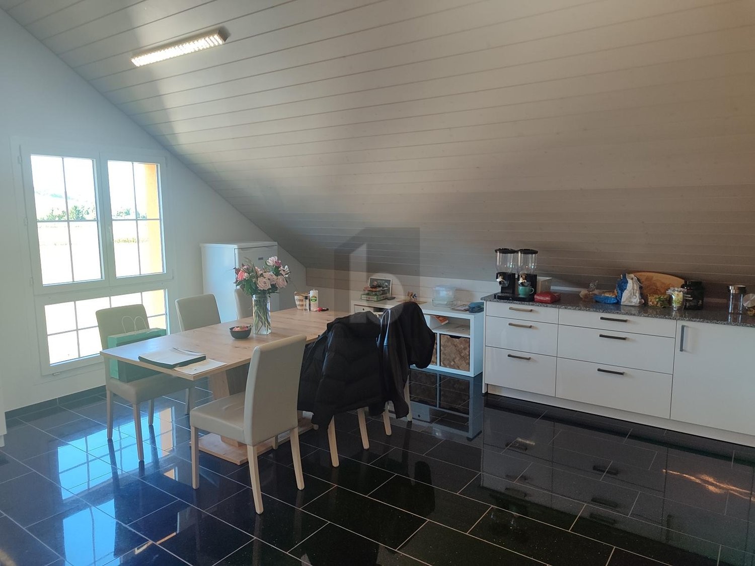 Appartement mansardé de 2 ½ pièces, photo 2 sur 4