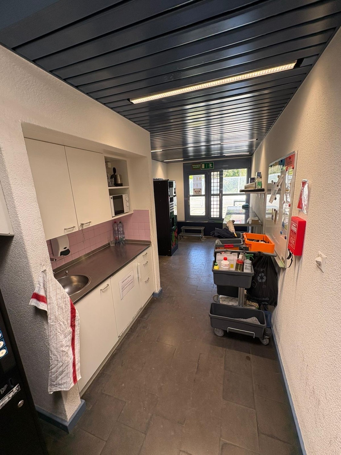 784m² commercial, photo 7 sur 9