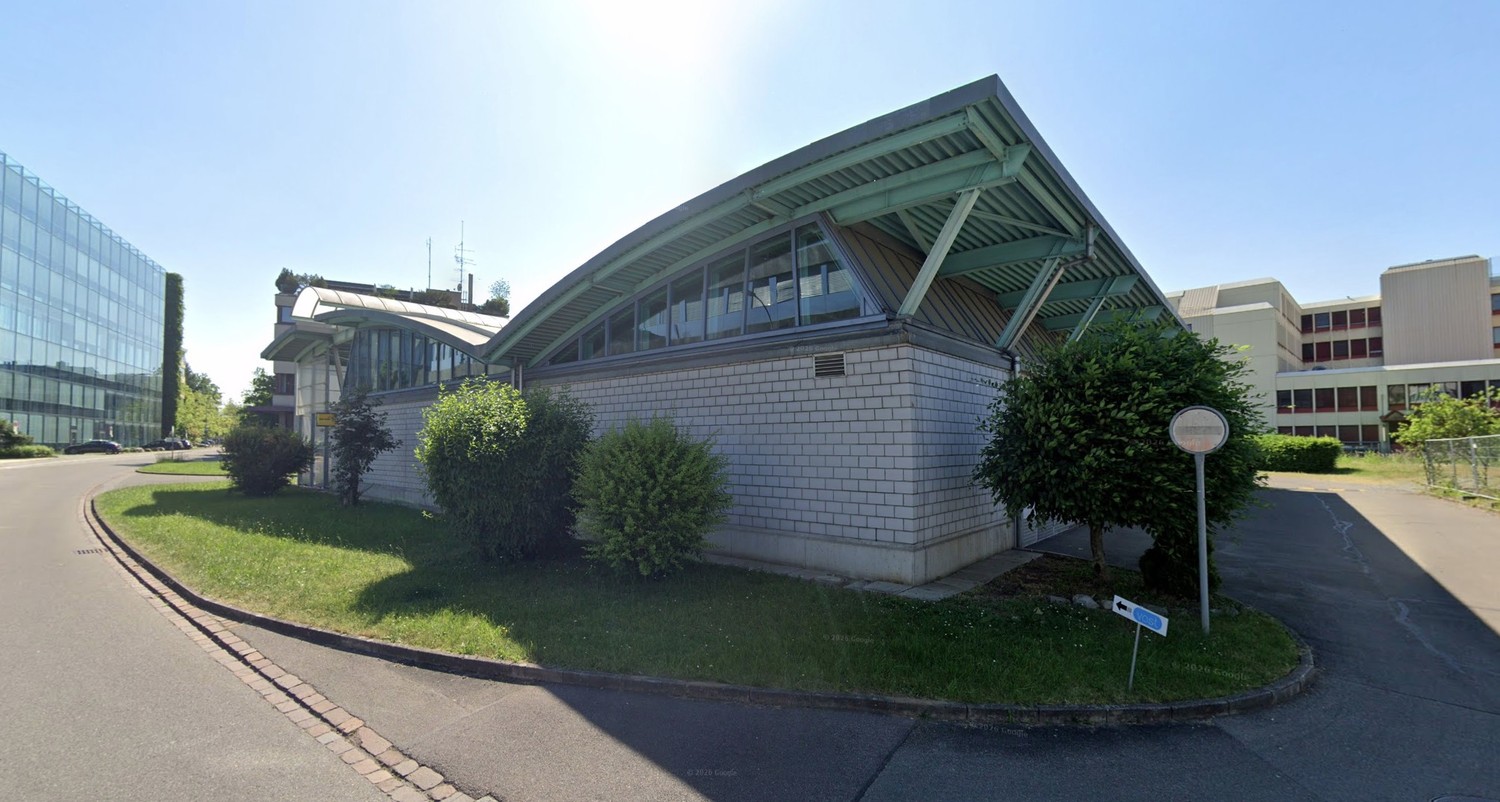784m² commercial, photo 2 sur 9