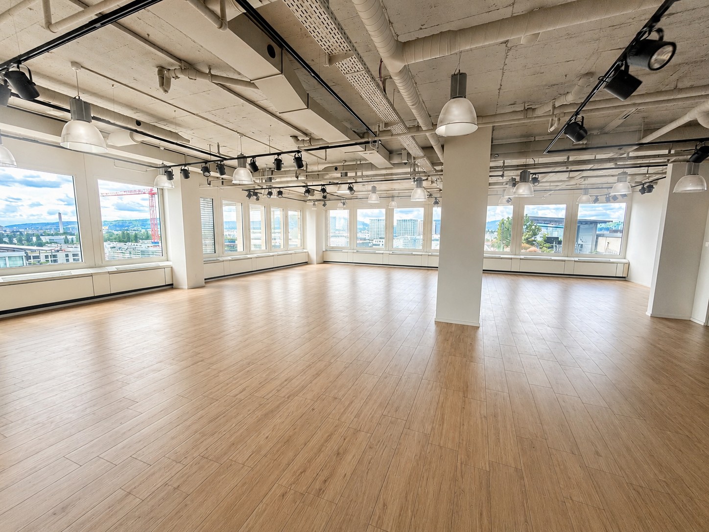 550m² commercial, photo 1 sur 10