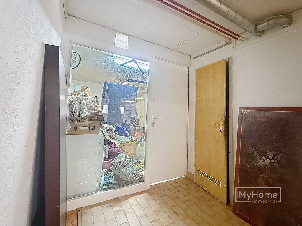 111m² commercial