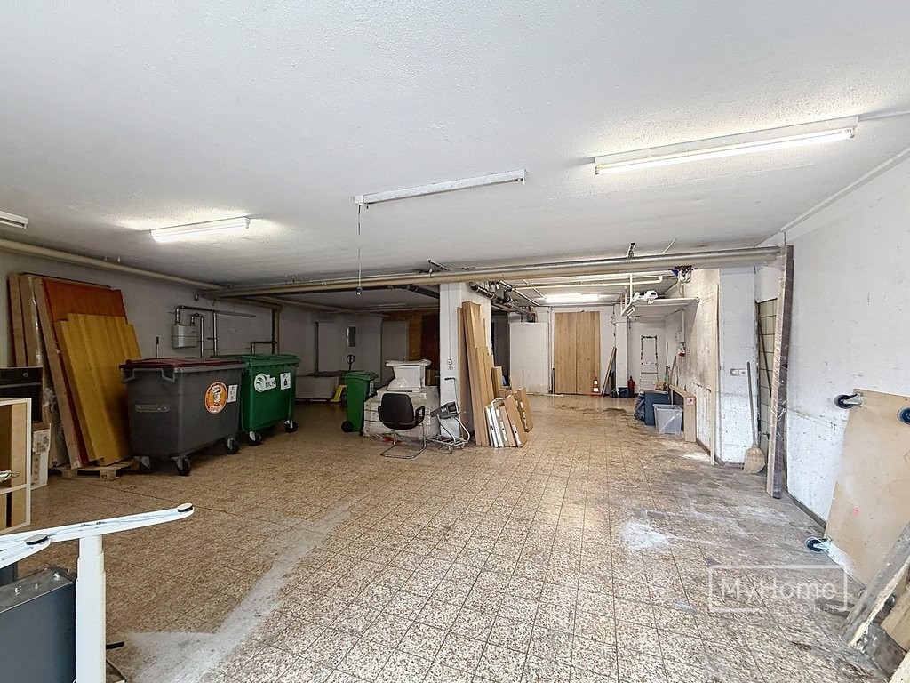 111m² commercial