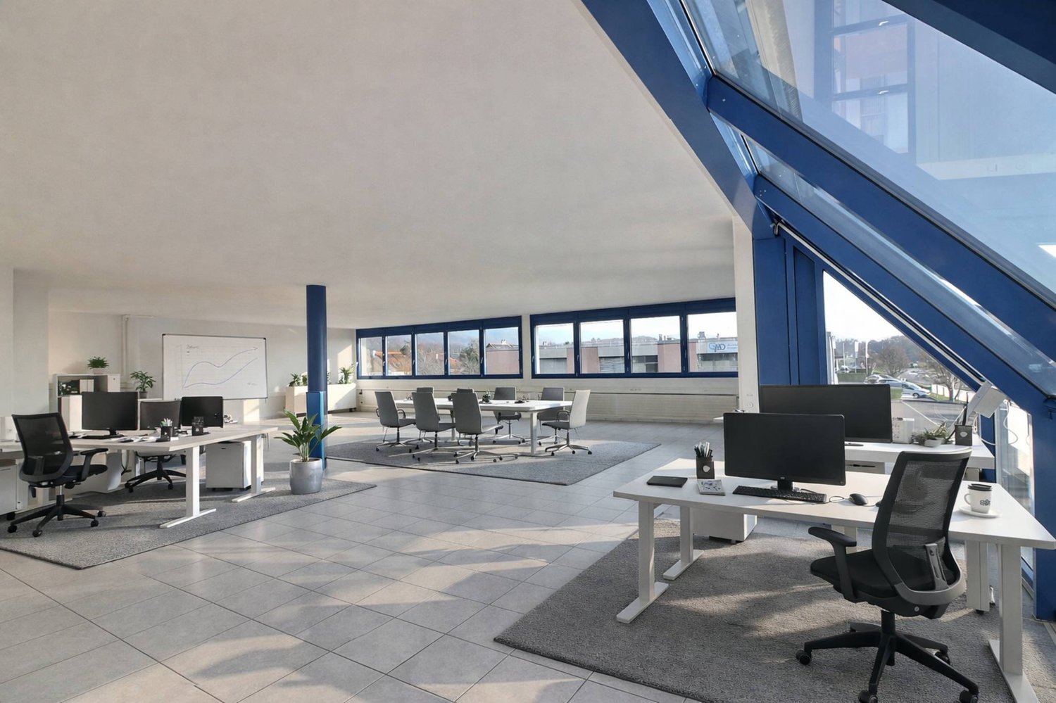 168m² office, photo 1 sur 9