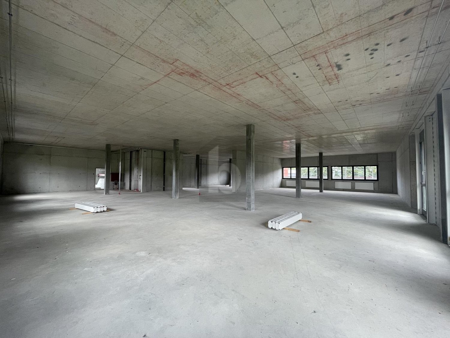 Objet industriel de 100m², photo 2 sur 4