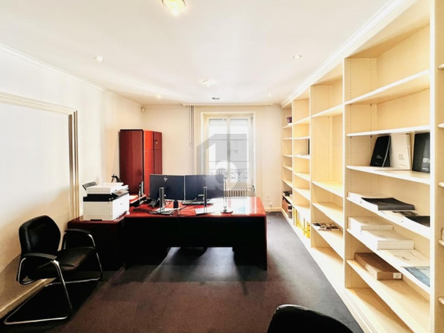 25m² office, photo 1 sur 4