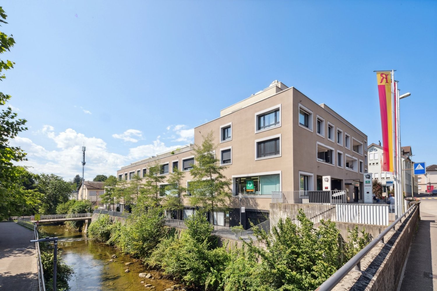 66m² commercial, photo 1 sur 4