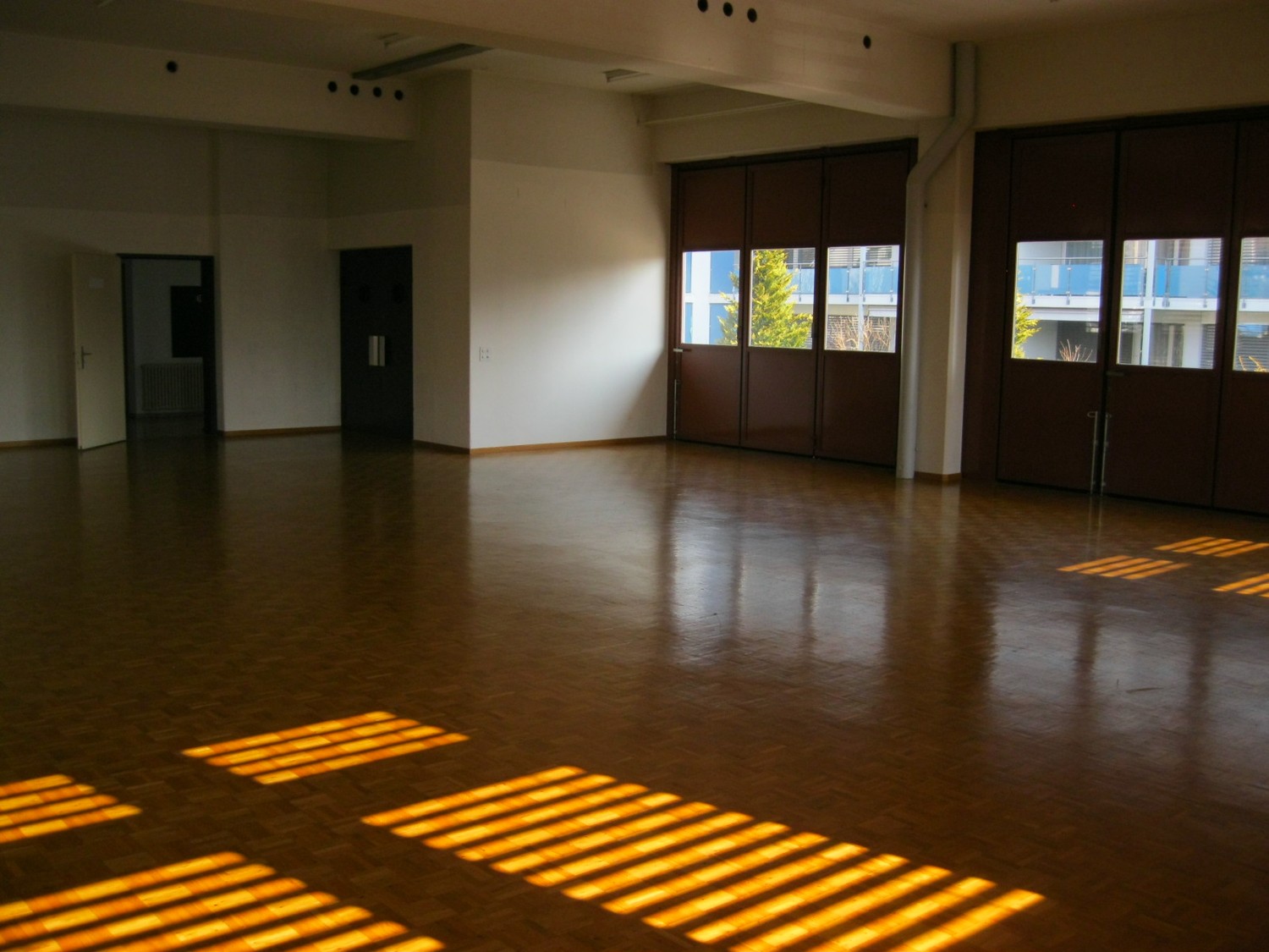 142-228m² commercial, photo 2 sur 4