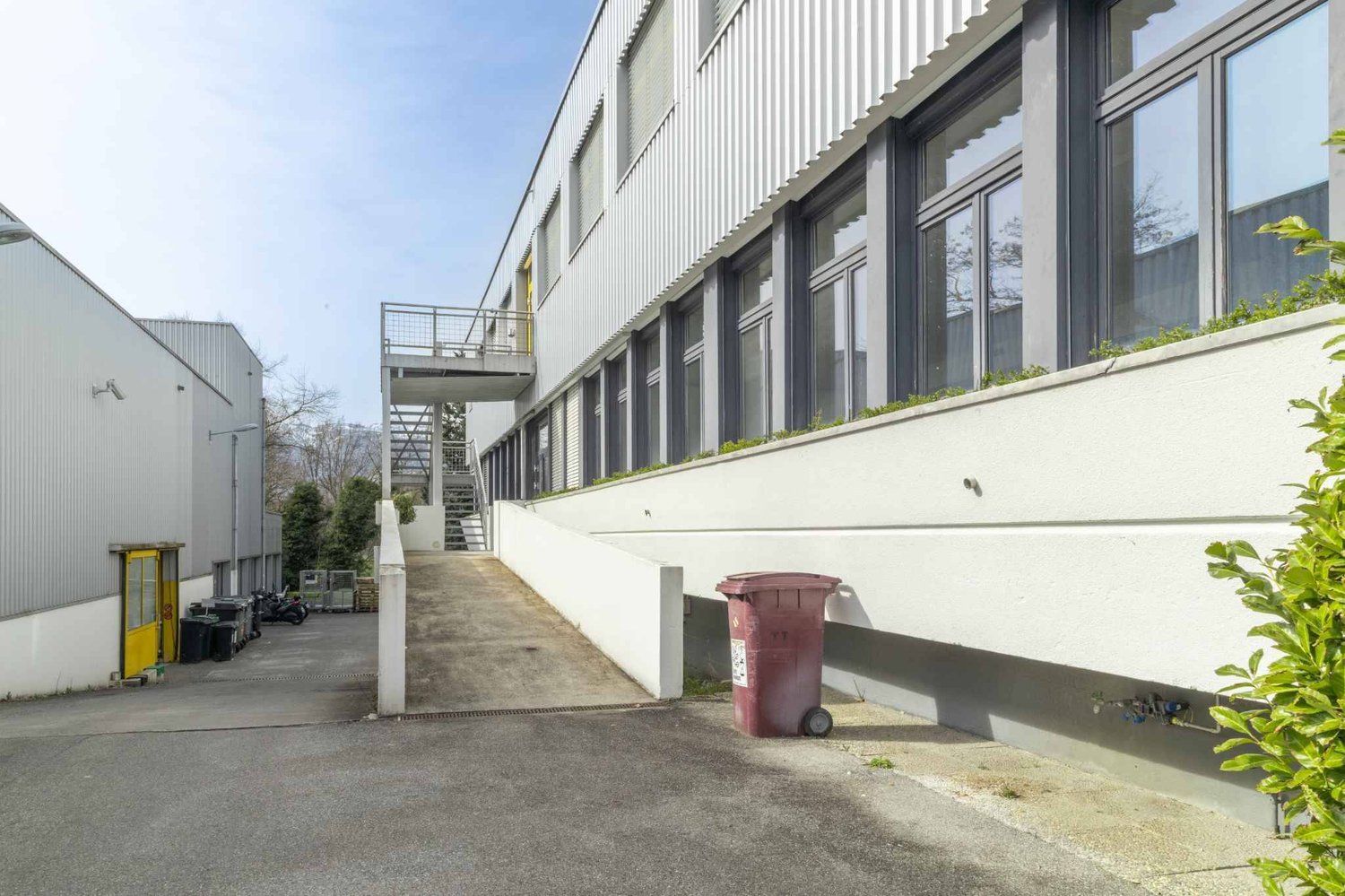 2884m² commercial