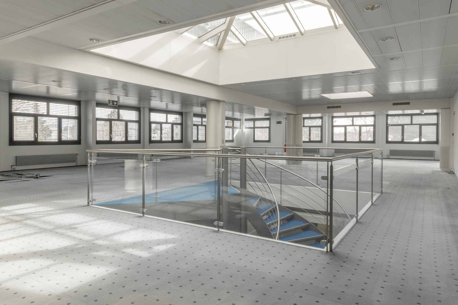 2884m² commercial