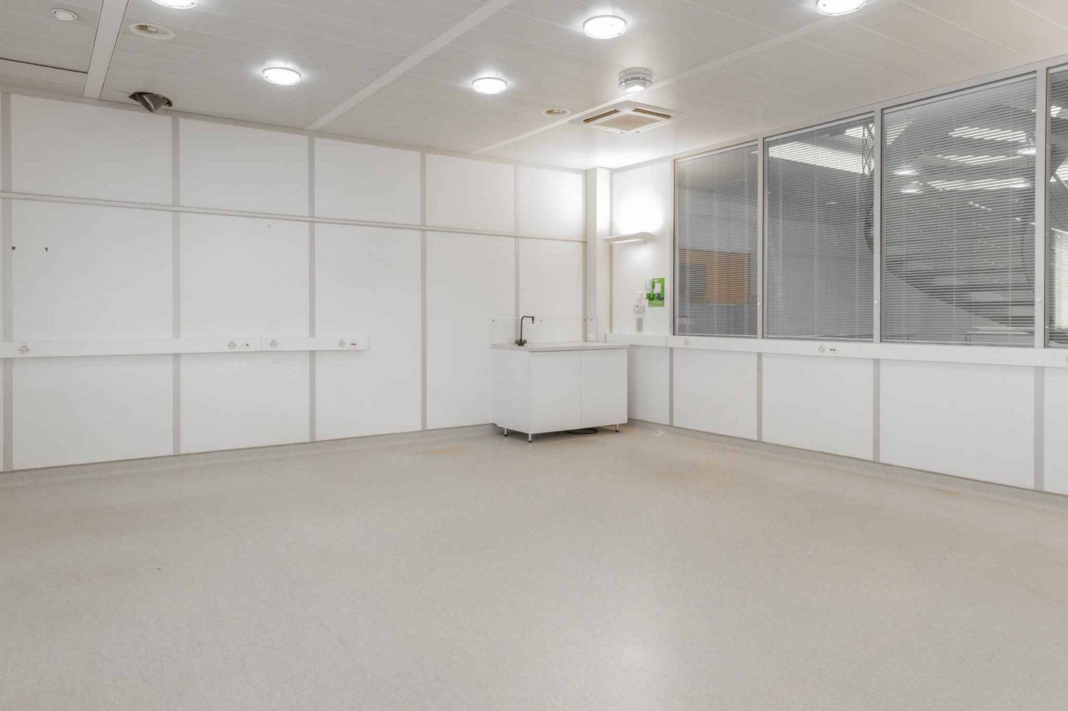 2884m² commercial