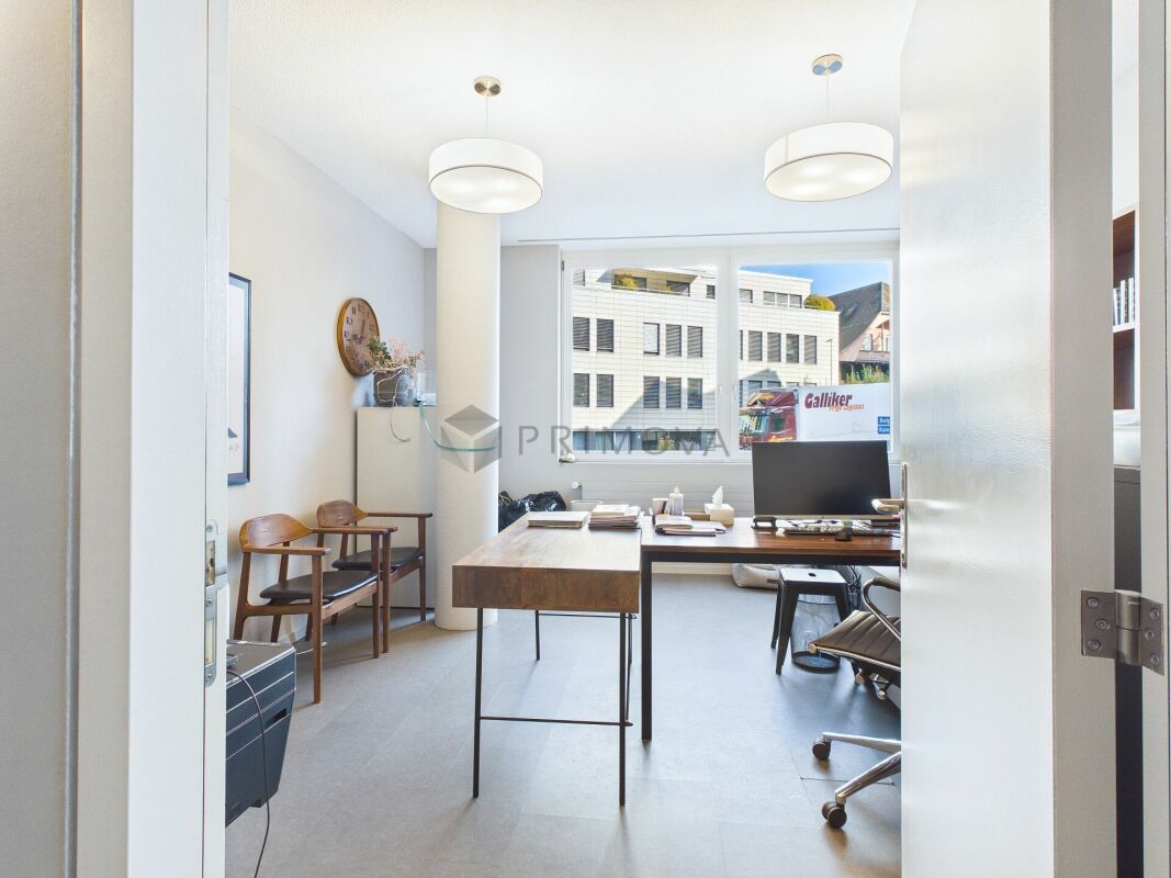 153m² commercial